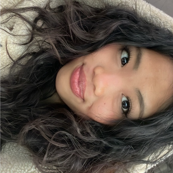 Meet your Posher, Emily - Picture 1 of 1